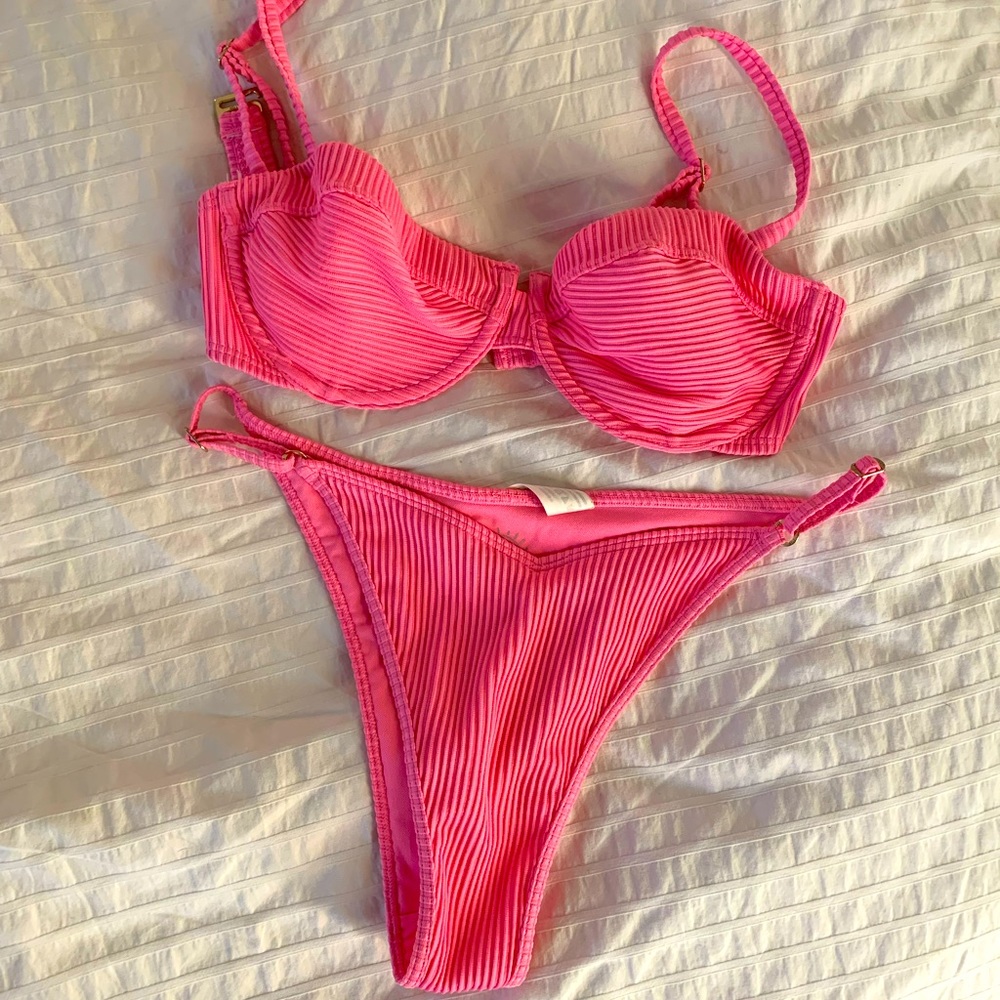 Cheeky, pink bikini Hollister